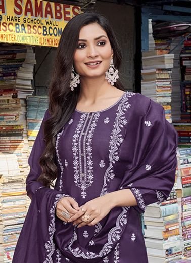 VICTORIA - CATALOG # 56537 (SET OF 6 READYMADE SUITS)