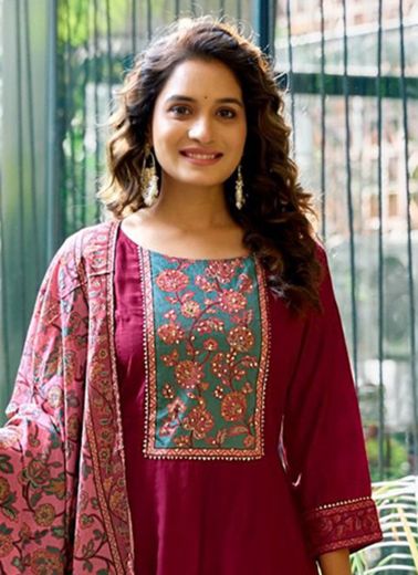 MUSKAAN - Catalog # 57152 (Set of 6 Readymade Salwar Suits) by Brand MITTOO