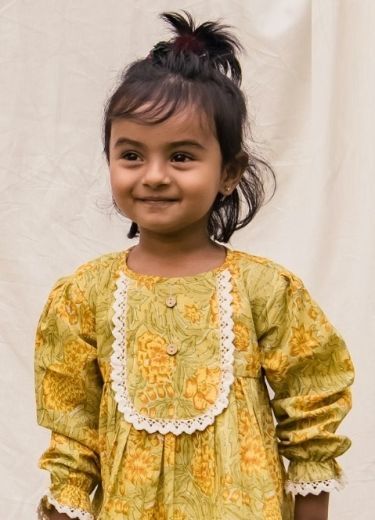 KIDS CO-ORD SETS - Catalog # 58290 (Set of 8 Tops With Bottoms) by Brand STROLLAY ®