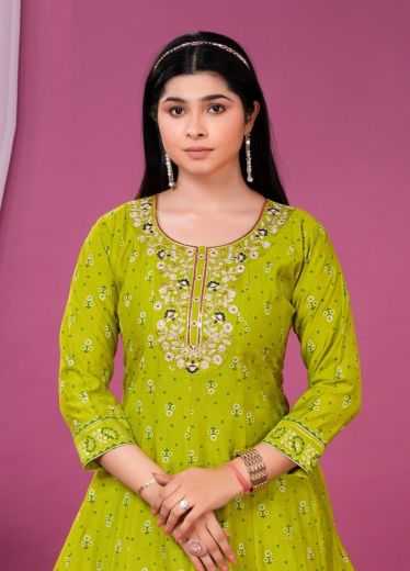 MUNCH - Catalog # 63224 (Set of 6 Readymade Women's Kurtis / Tops) by Dee Cee