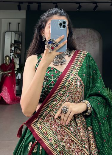 PALACE - Catalog # 67808 (Set of 4 Semi-Stitched Lehengas)