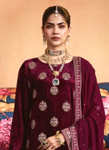 ZARA VELVET - Catalog # 67821 (Set of 6 Semi-Stitched / Un-Stitched Suits)