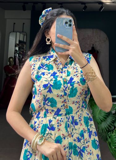 MUSLIN FLORAL - Catalog # 68016 (Set of 4 Readymade Women's Kurtis / Tops)