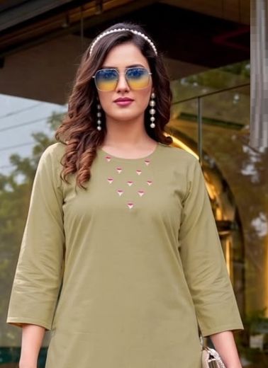 CO-ORD SETS FOR FESTIVAL TIME - Catalog # 68162 (Set of 20 SIZE-SETS [Tops With Bottoms])