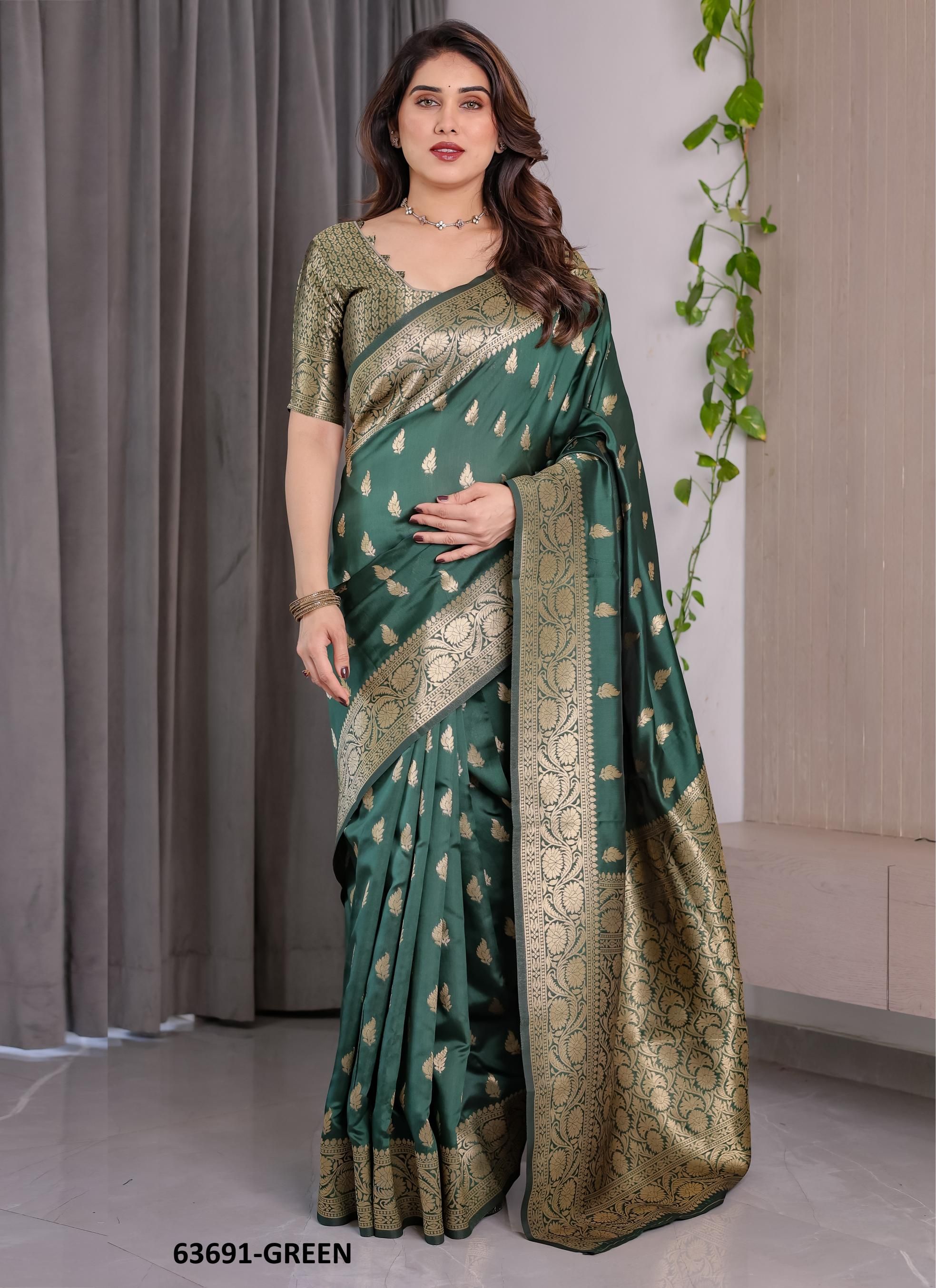 BANARASI JACQUARD 3 - Catalog # 63691 (Set of 6 Sarees) by Desi Muse BANARASI JACQUARD 3 - Catalog # 63691 (Set of 6 Sarees) by Desi Muse