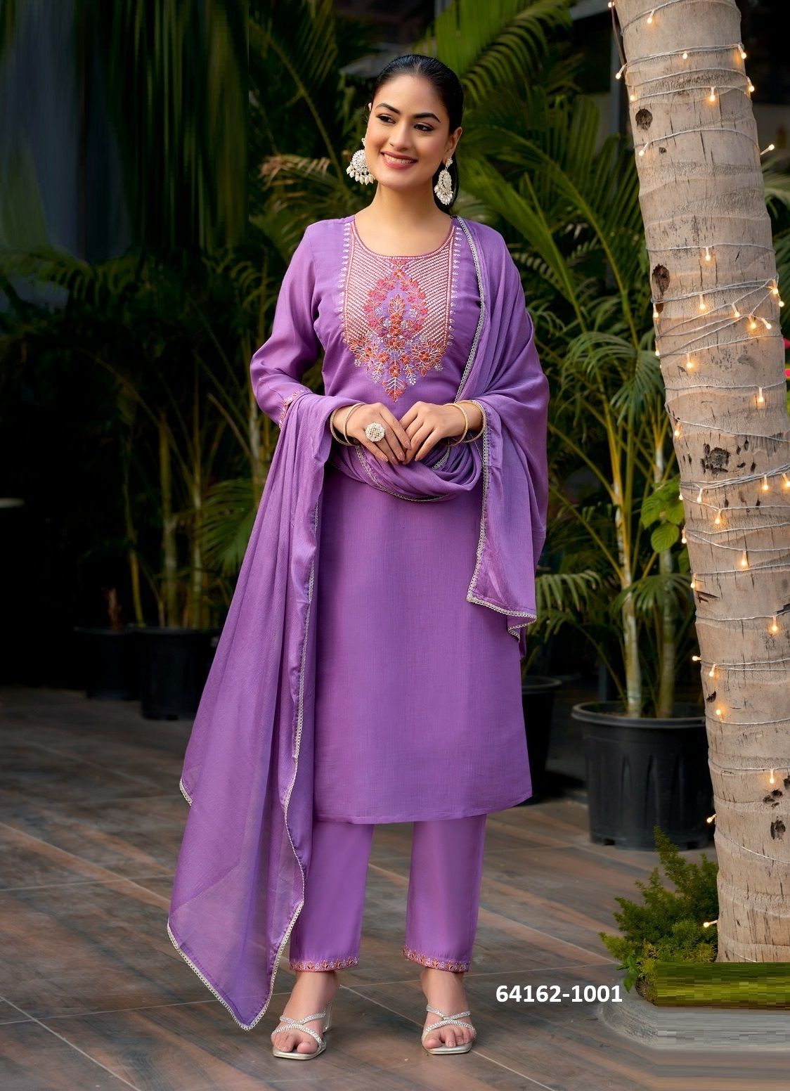 GULMOHAR 1 - Catalog # 64162 (Set of 8 Readymade Salwar Suits) GULMOHAR 1 - Catalog # 64162 (Set of 8 Readymade Salwar Suits)