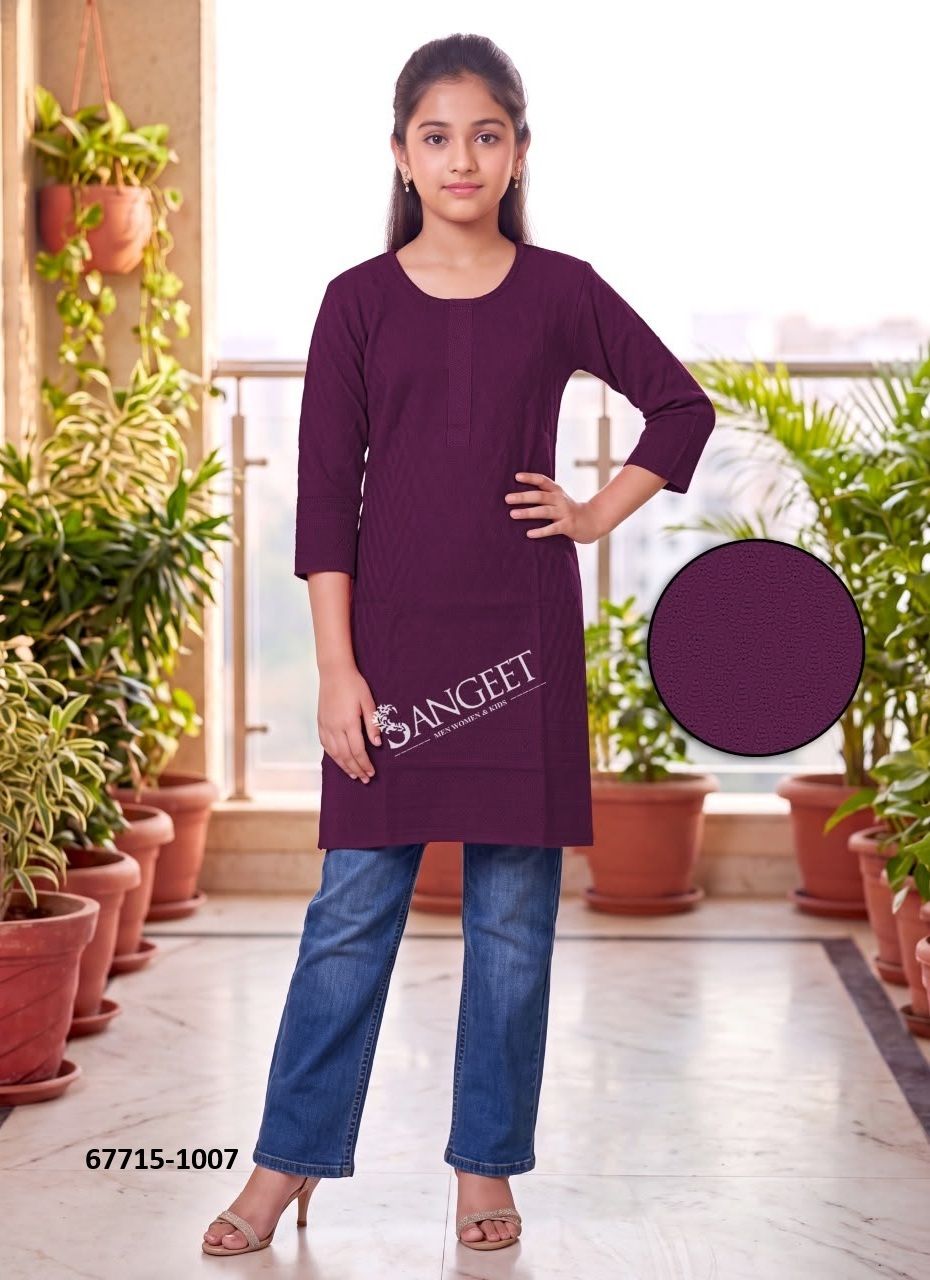 CHIKANKARI GIRLS KURTI - Catalog # 67715 (Set of 10 Readymade Women's Kurtis / Tops) CHIKANKARI GIRLS KURTI - Catalog # 67715 (Set of 10 Readymade Women's Kurtis / Tops)