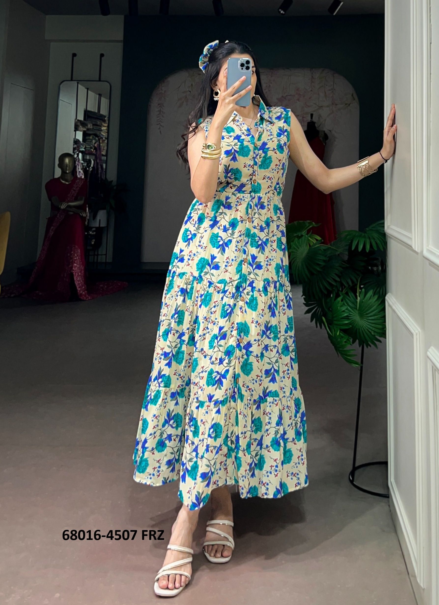 MUSLIN FLORAL - Catalog # 68016 (Set of 4 Readymade Women's Kurtis / Tops) MUSLIN FLORAL - Catalog # 68016 (Set of 4 Readymade Women's Kurtis / Tops)