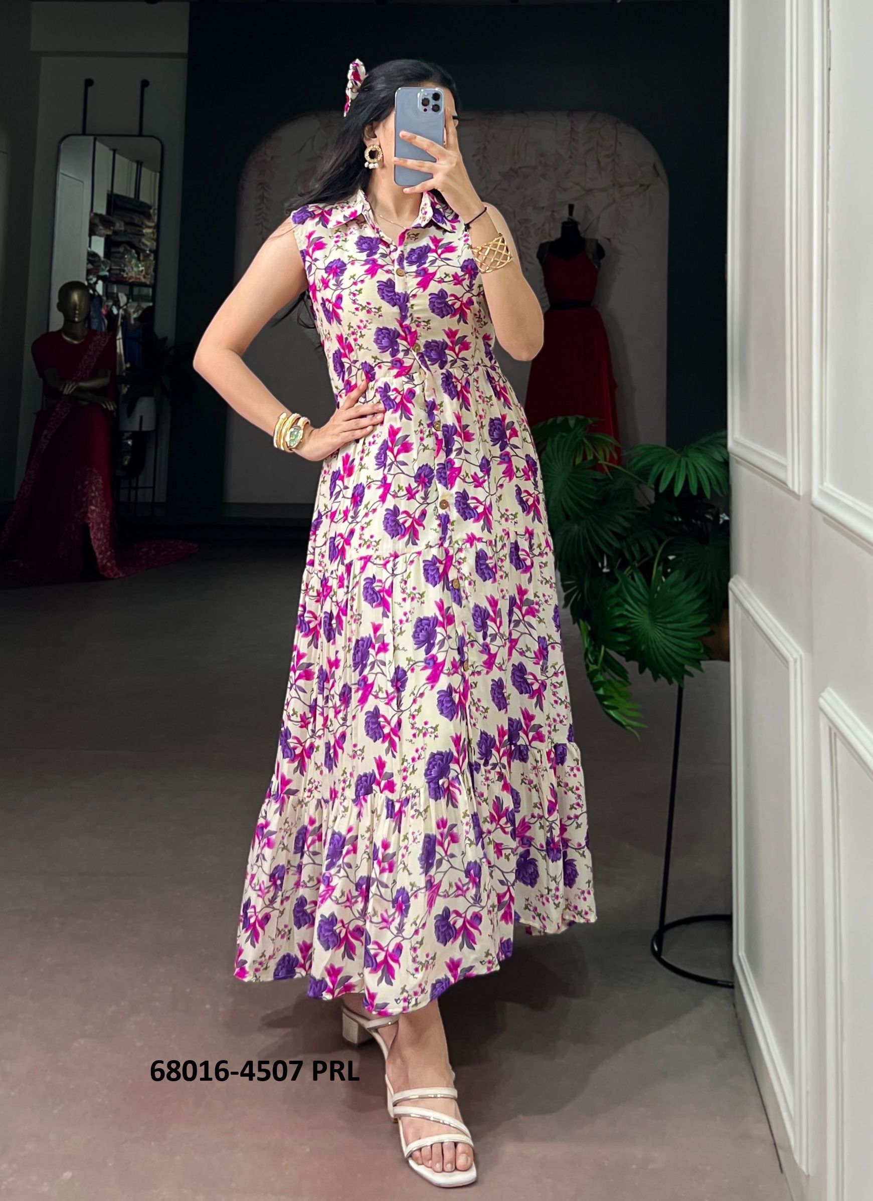 MUSLIN FLORAL - Catalog # 68016 (Set of 4 Readymade Women's Kurtis / Tops) MUSLIN FLORAL - Catalog # 68016 (Set of 4 Readymade Women's Kurtis / Tops)