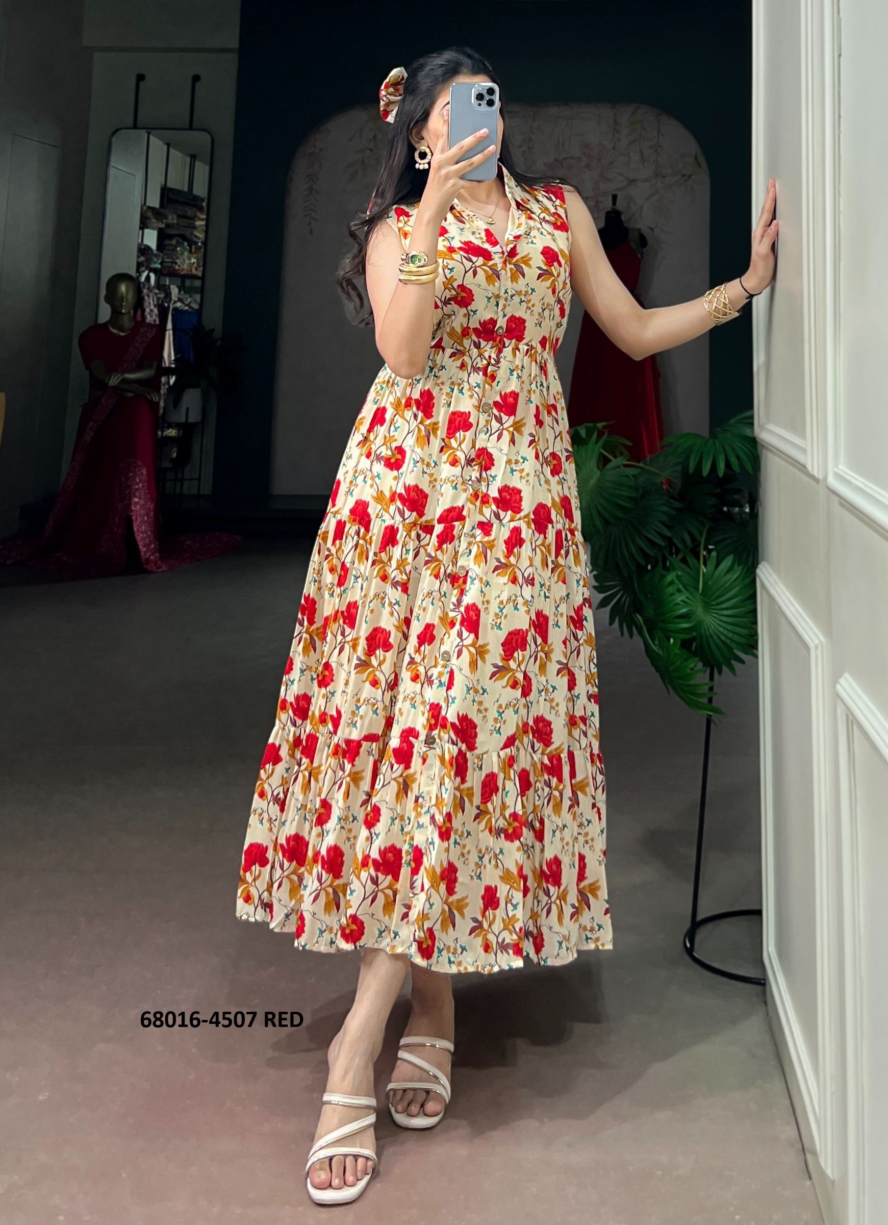 MUSLIN FLORAL - Catalog # 68016 (Set of 4 Readymade Women's Kurtis / Tops) MUSLIN FLORAL - Catalog # 68016 (Set of 4 Readymade Women's Kurtis / Tops)