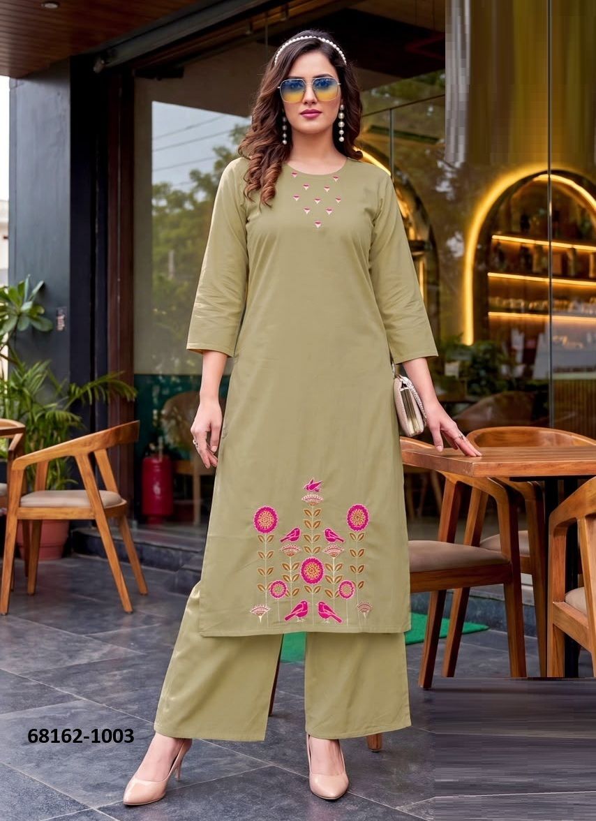 CO-ORD SETS FOR FESTIVAL TIME - Catalog # 68162 (Set of 20 SIZE-SETS [Tops With Bottoms])