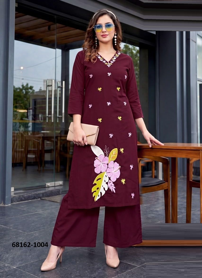 CO-ORD SETS FOR FESTIVAL TIME - Catalog # 68162 (Set of 20 SIZE-SETS [Tops With Bottoms])