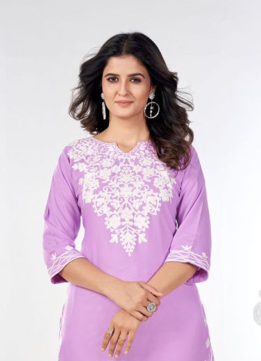 GULMARG 3 - CATALOG # 52903 (SET OF 6 READYMADE KURTIS)