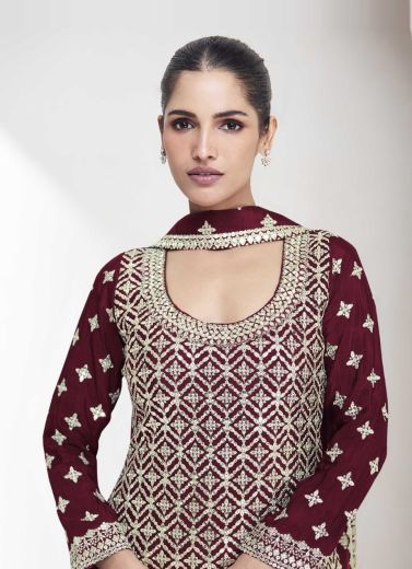 SAACHI - CATALOG # 52978 (SET OF 4 READYMADE SUITS)