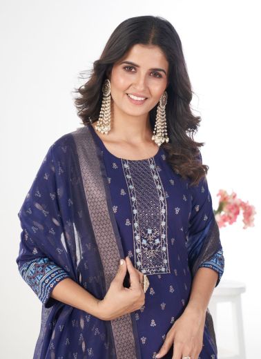 STREE - CATALOG # 53114 (SET OF 4 READYMADE SUITS)