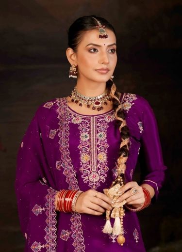 ISHITA - Catalog # 60103 (Set of 4 Semi-Stitched / Un-Stitched Suits) by Brand FOUR DOTS