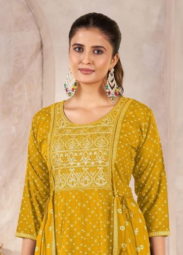 MUNCH - Catalog # 62158 (Set of 4 Readymade Women's Kurtis / Tops) MADE IN INDIA BY Blue Hills