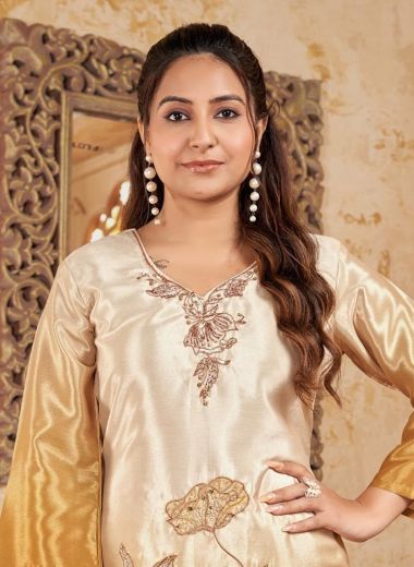 CO-ORD SETS R14 - Catalog # 62346 (Set of 4 SIZE-SETS [Tops With Bottoms]) by Jagraasa