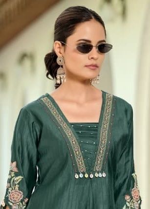 JIYA - Catalog # 64604 (Set of 4 Tops With Bottoms)