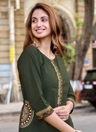 VANYA - Catalog # 65209 (Set of 4 Tops With Bottoms)