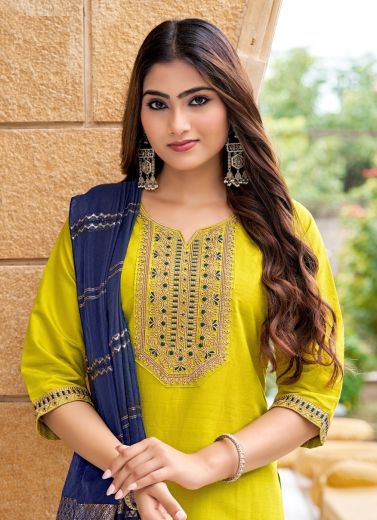 QUEEN - Catalog # 67183 (Set of 8 Readymade Salwar Suits)