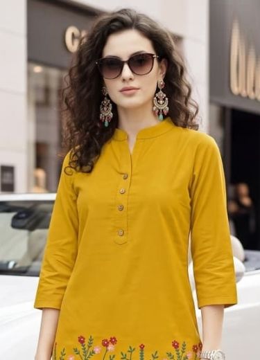 POLAND - Catalog # 67627 (Set of 6 Readymade Women's Kurtis / Tops)