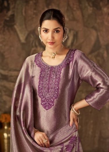 ACCOR - Catalog # 67631 (Set of 4 Semi-Stitched / Un-Stitched Suits)