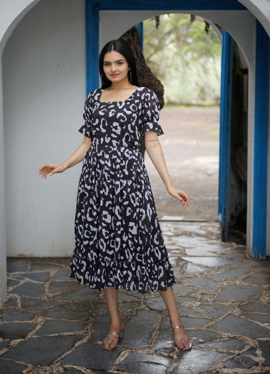 VOLUME 17 - CATALOG # 51342 (SET OF 3 READYMADE KURTIS) VOLUME 17 - CATALOG # 51342 (SET OF 3 READYMADE KURTIS)