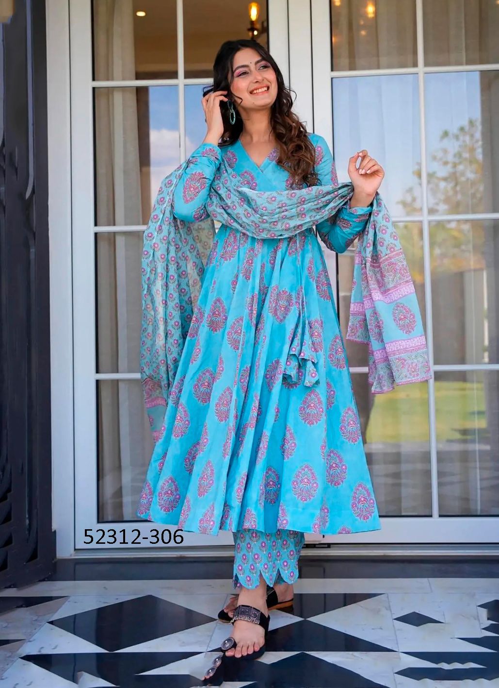 CLORA 3 - CATALOG # 52312 (SET OF 8 READYMADE SUITS)
