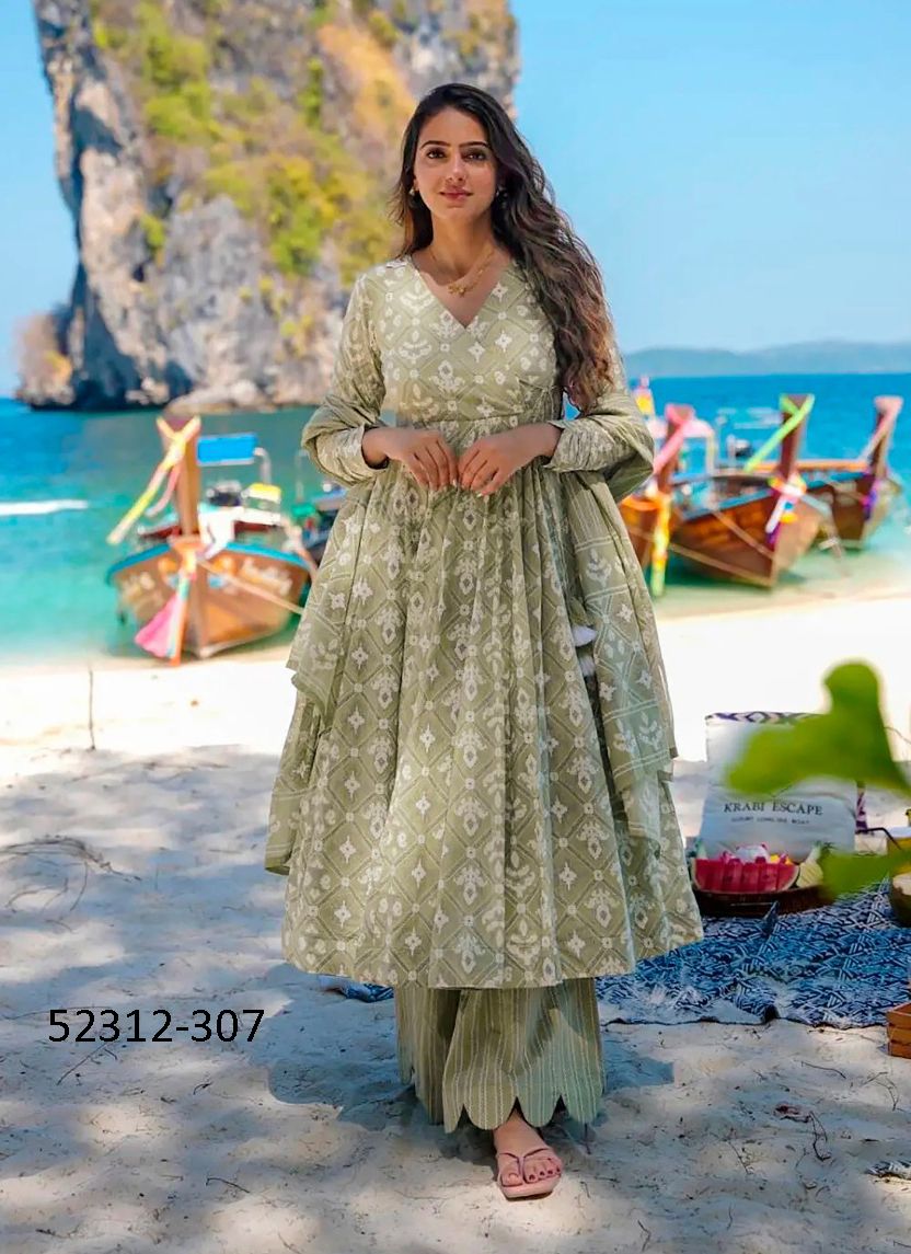 CLORA 3 - CATALOG # 52312 (SET OF 8 READYMADE SUITS)