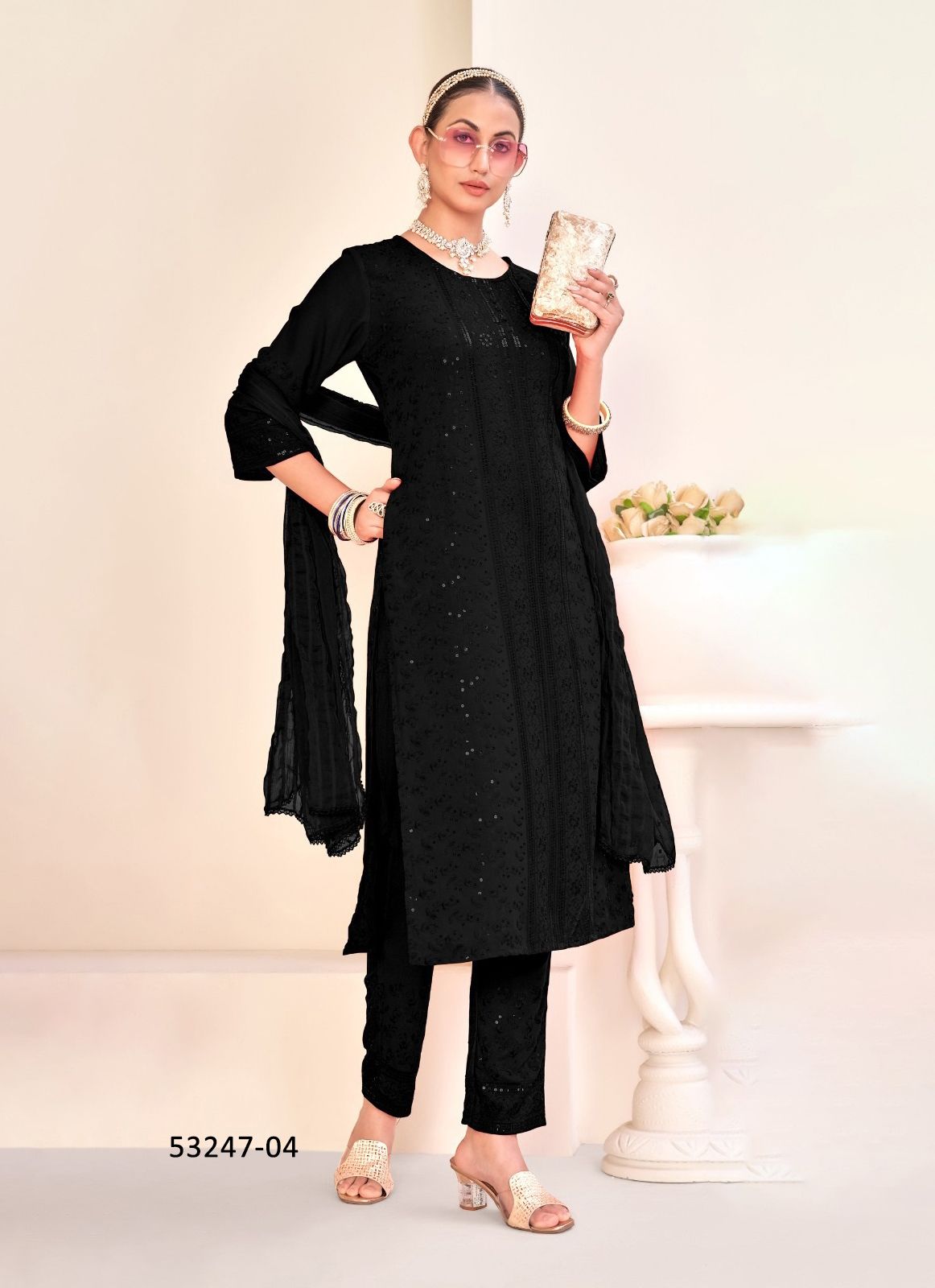 STAR LADY - CATALOG # 53247 (SET OF 4 SIZE-SETS [READYMADE SUITS])