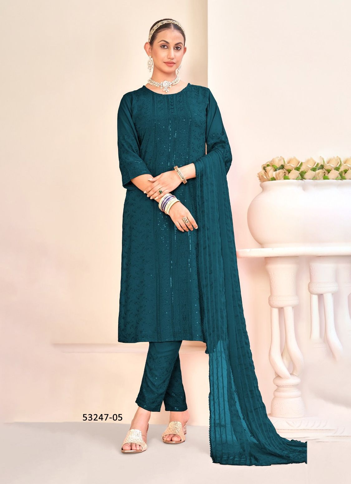 STAR LADY - CATALOG # 53247 (SET OF 4 SIZE-SETS [READYMADE SUITS])