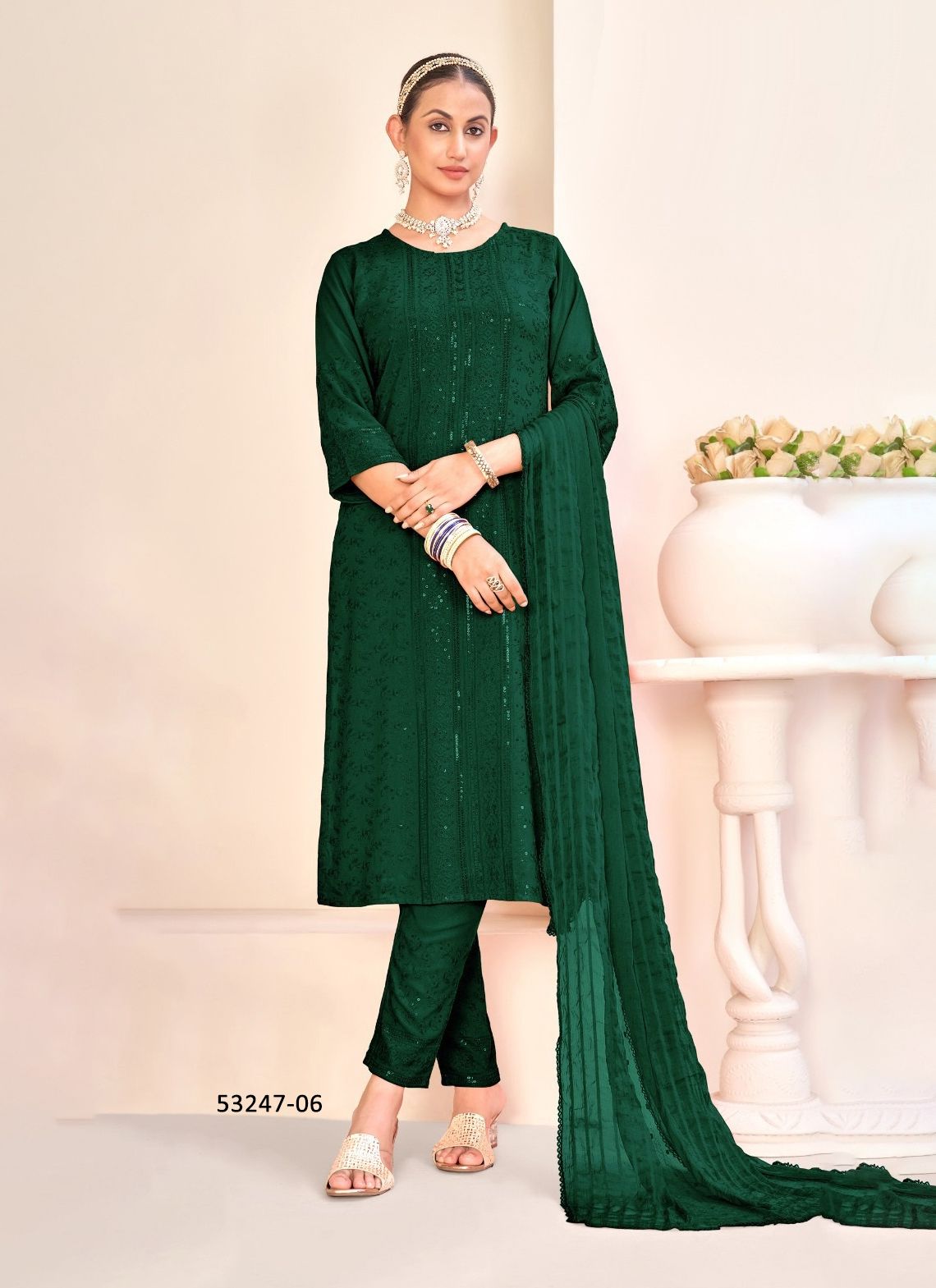 STAR LADY - CATALOG # 53247 (SET OF 4 SIZE-SETS [READYMADE SUITS])