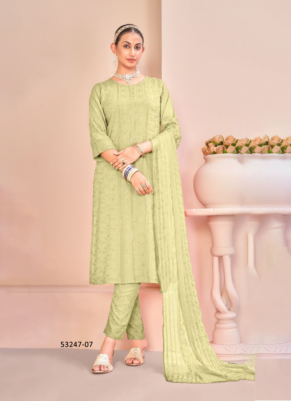 STAR LADY - CATALOG # 53247 (SET OF 4 SIZE-SETS [READYMADE SUITS])