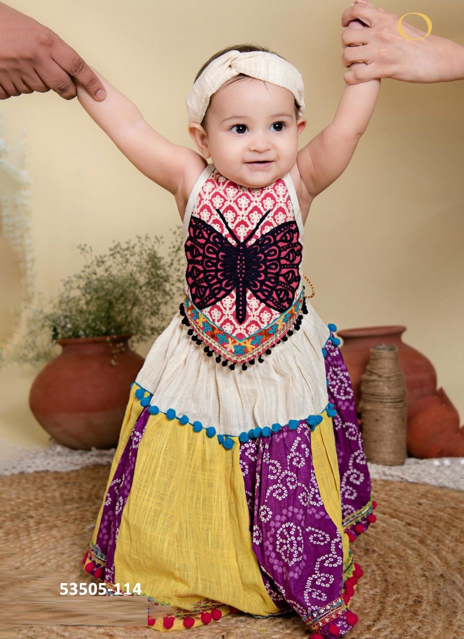 NAVRATRI KIDS KEDIA SET - CATALOG # 53505 (SET OF 17 READYMADE LEHENGAS)