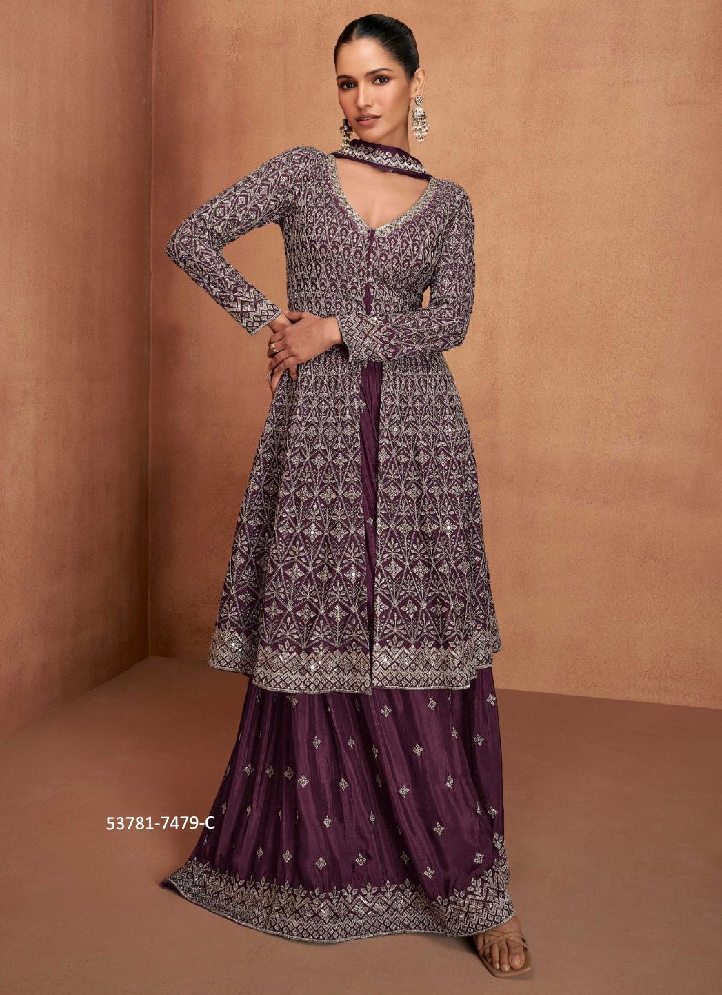 VIANA - CATALOG # 53781 (SET OF 4 READYMADE SUITS)