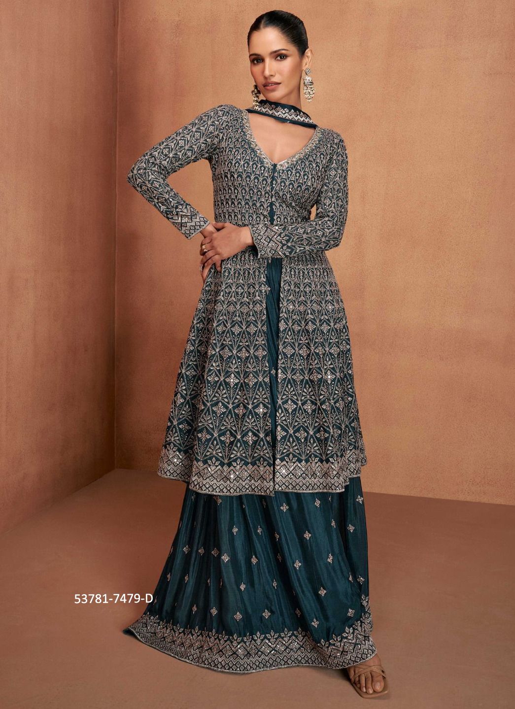 VIANA - CATALOG # 53781 (SET OF 4 READYMADE SUITS)