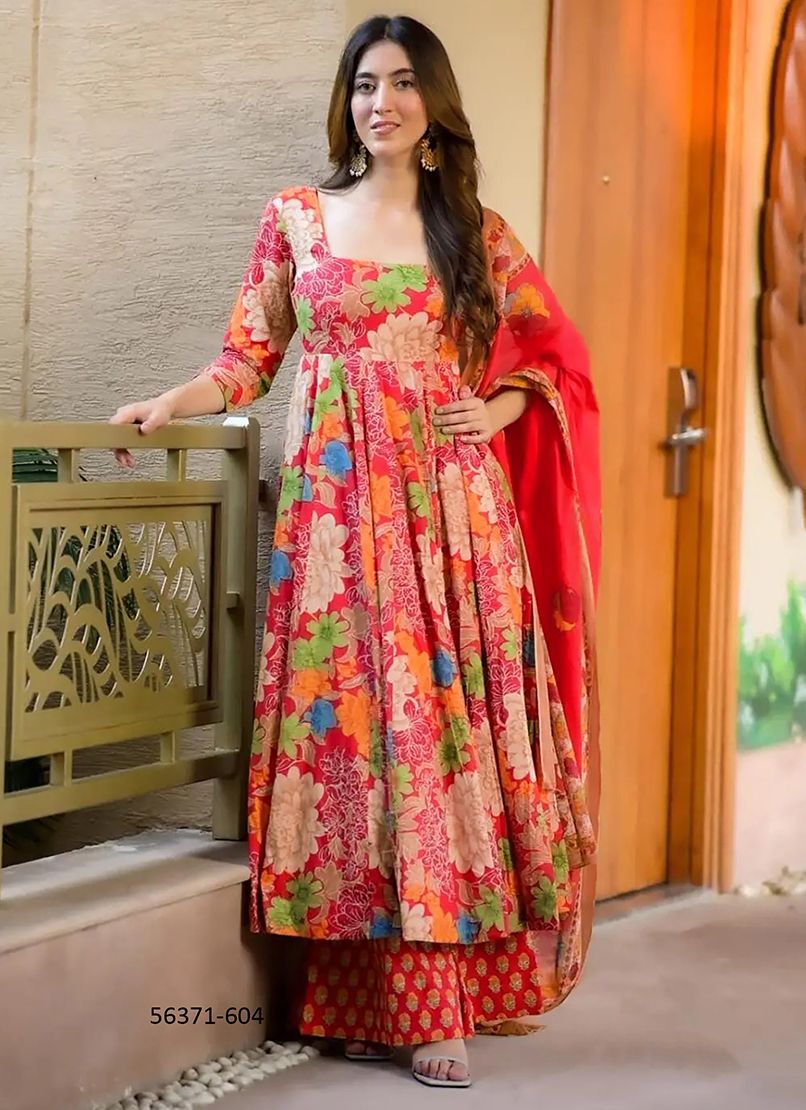 CLORA 6 - CATALOG # 56371 (SET OF 8 READYMADE SUITS)