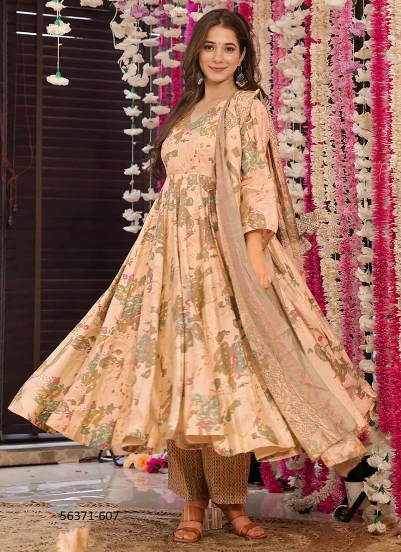 CLORA 6 - CATALOG # 56371 (SET OF 8 READYMADE SUITS)