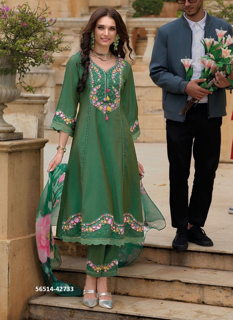BEGUM 6 - CATALOG # 56514 (SET OF 8 READYMADE SUITS)