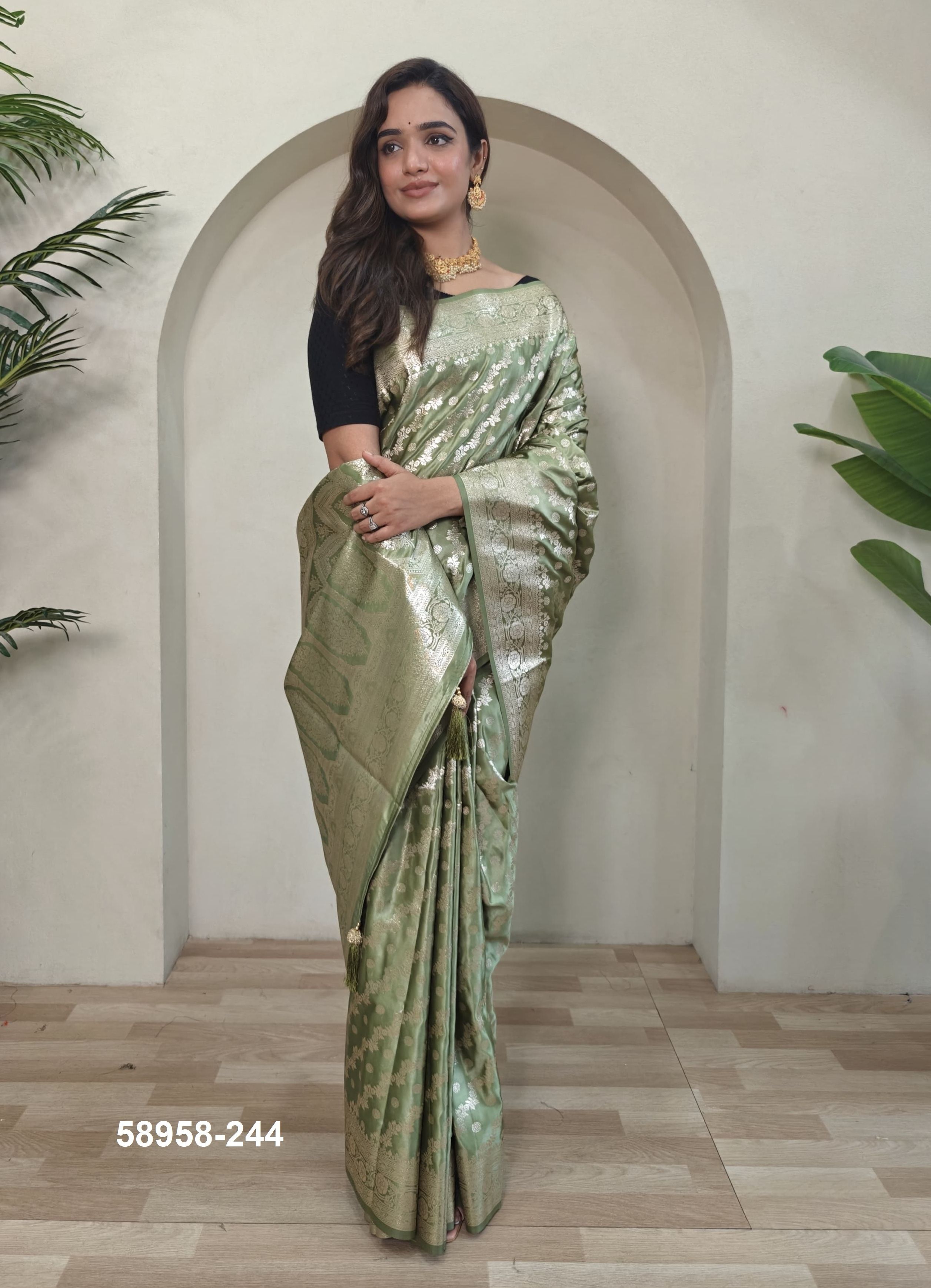 VAMIKA - Catalog # 58958 (Set of 4 Sarees) by Brand DESI MUSE VAMIKA - Catalog # 58958 (Set of 4 Sarees) by Brand DESI MUSE
