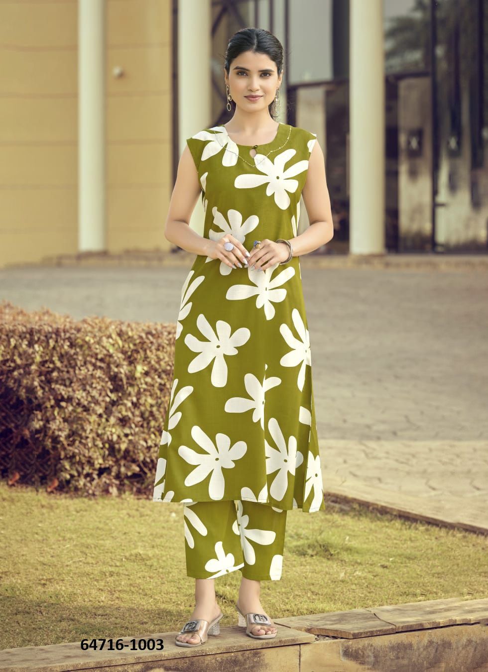 OLIVIA 4 - Catalog # 64716 (Set of 6 Tops With Bottoms)