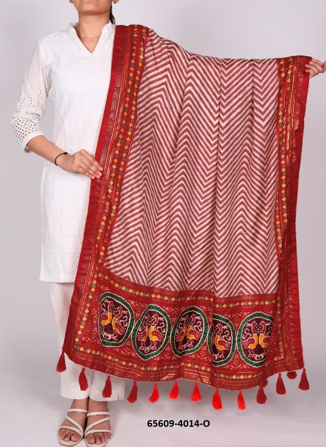 TUSSER SILK BANDHANI PATOLA - Catalog # 65609 (Set of 20 Only Dupattas) TUSSER SILK BANDHANI PATOLA - Catalog # 65609 (Set of 20 Only Dupattas)