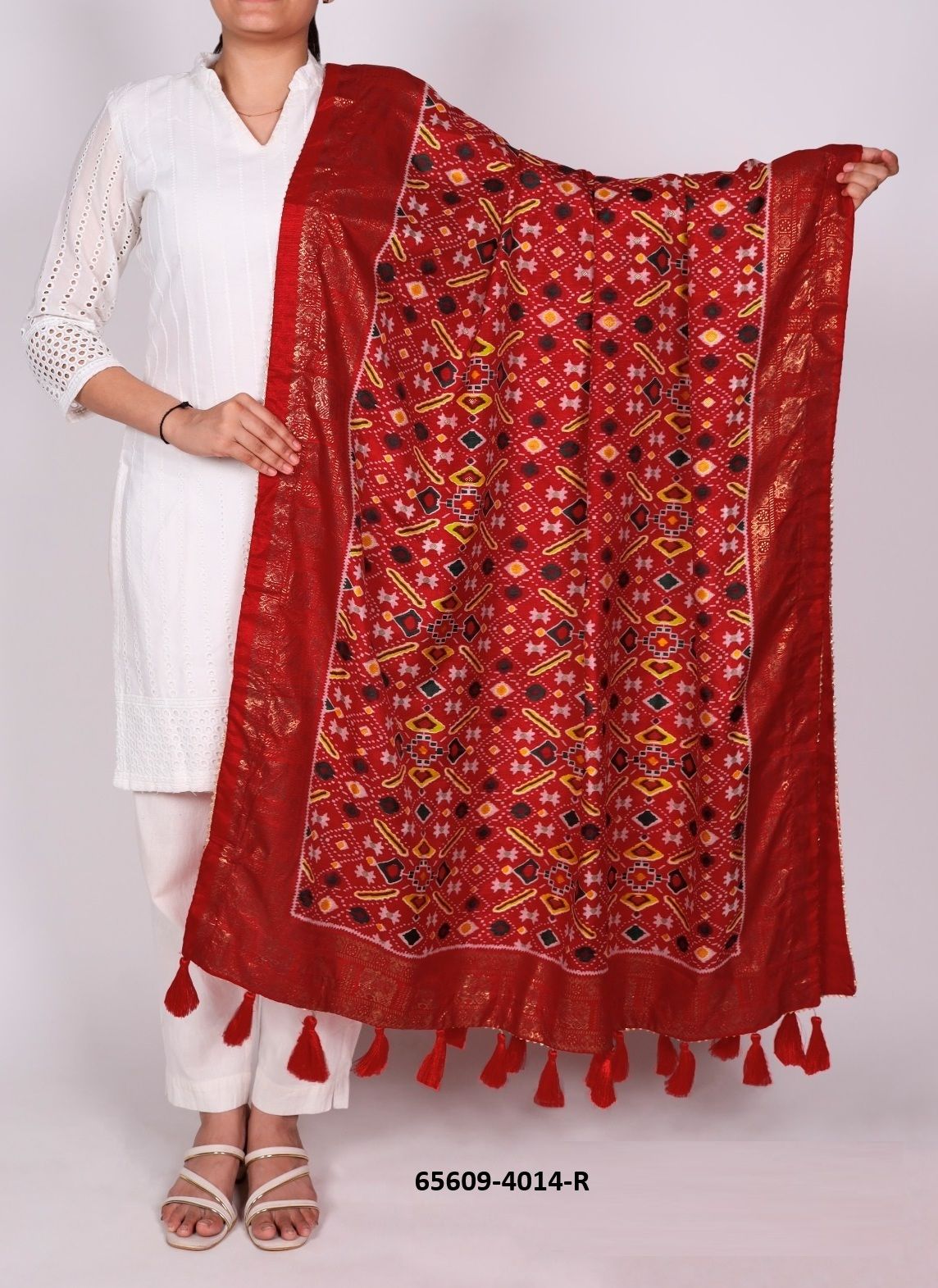 TUSSER SILK BANDHANI PATOLA - Catalog # 65609 (Set of 20 Only Dupattas) TUSSER SILK BANDHANI PATOLA - Catalog # 65609 (Set of 20 Only Dupattas)