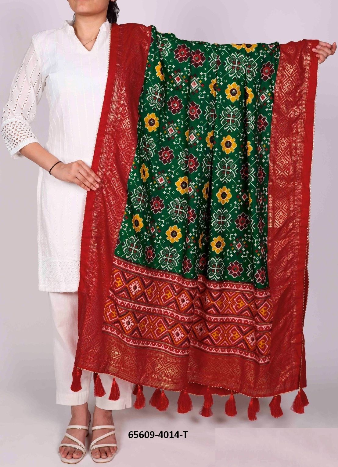 TUSSER SILK BANDHANI PATOLA - Catalog # 65609 (Set of 20 Only Dupattas) TUSSER SILK BANDHANI PATOLA - Catalog # 65609 (Set of 20 Only Dupattas)