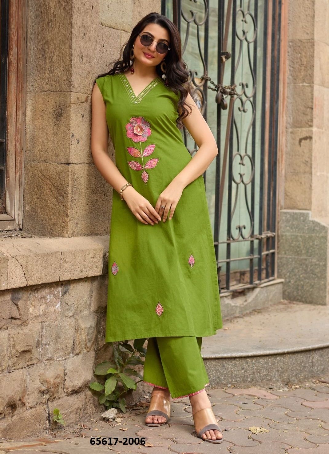 ROSE PETALS - Catalog # 65617 (Set of 6 Tops With Bottoms) ROSE PETALS - Catalog # 65617 (Set of 6 Tops With Bottoms)