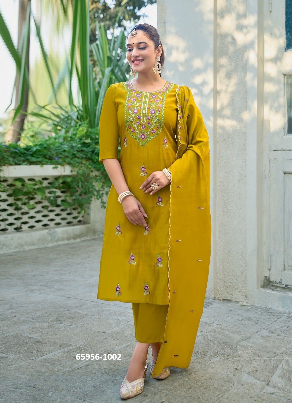 KAAMINI 1 - Catalog # 65956 (Set of 8 Readymade Salwar Suits)