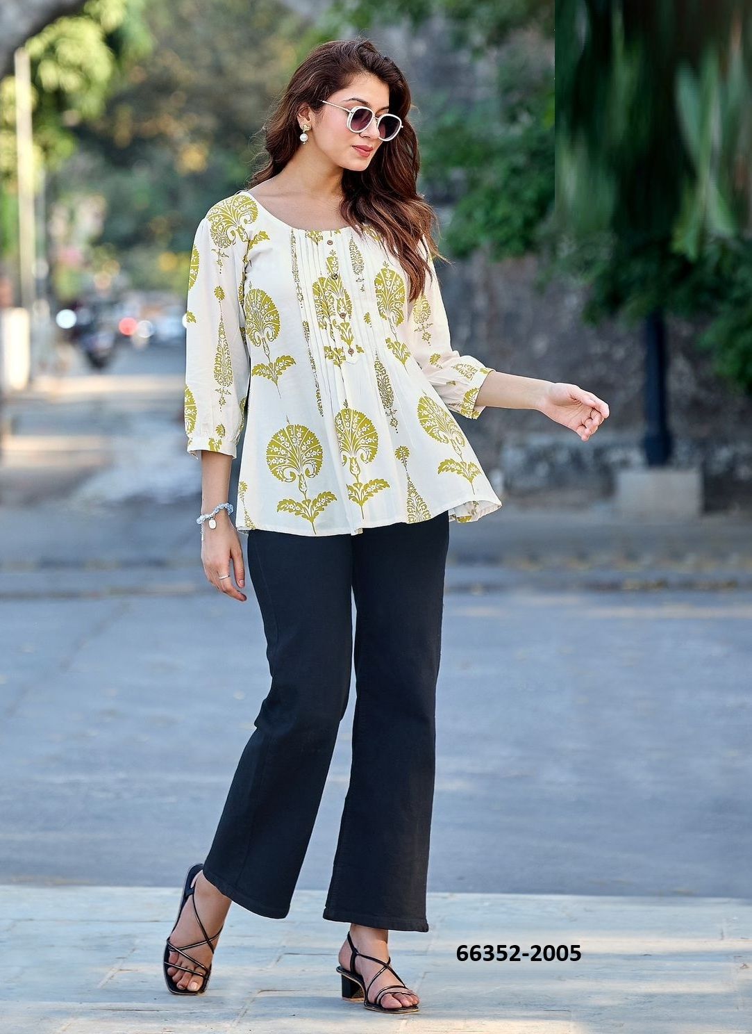 CRISPY - Catalog # 66352 (Set of 6 Readymade Women's Kurtis / Tops) CRISPY - Catalog # 66352 (Set of 6 Readymade Women's Kurtis / Tops)