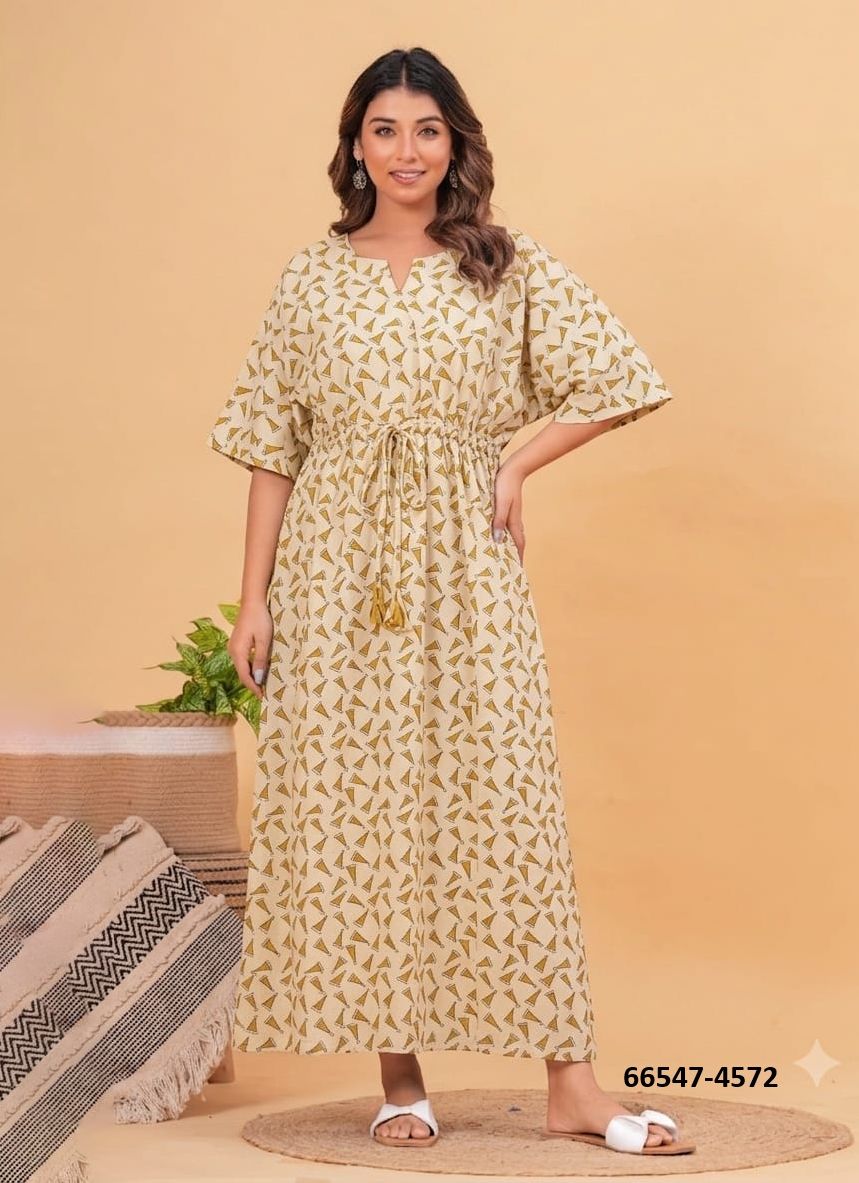 SUMMER UNIQUE PLUS-SIZE KAFTANS - Catalog # 66547 (Set of 51 Kaftans / Ponchos) SUMMER UNIQUE PLUS-SIZE KAFTANS - Catalog # 66547 (Set of 51 Kaftans / Ponchos)