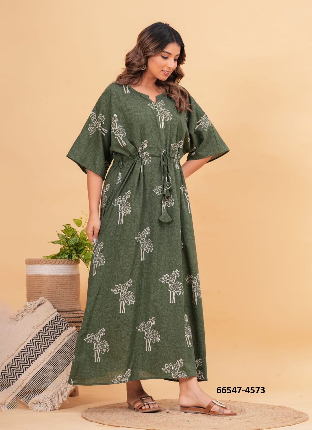 SUMMER UNIQUE PLUS-SIZE KAFTANS - Catalog # 66547 (Set of 51 Kaftans / Ponchos) SUMMER UNIQUE PLUS-SIZE KAFTANS - Catalog # 66547 (Set of 51 Kaftans / Ponchos)